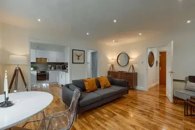 Image de Large 3 bedroom apartment by Gleneagles