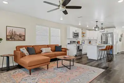 Image de Modern, beautifully renovated 3 bed/3 bath house