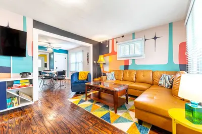 Image de 3 Bedrm/1. 5 bath/Fenced Yard/Garage/Spacious/Comfy