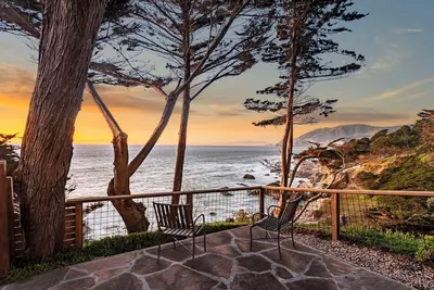 Image de Entire Private Coastal Retreat - Spectacular Ocean Views w/Hot Tub