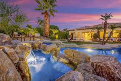 Image de The New Madison Bungalow! Pool\/Spa, Arcade!