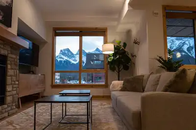 Image de Luxury 2+ Bedroom Condo in Downtown Canmore