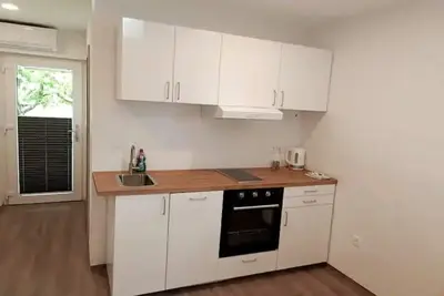 Image de Studio Mici se nahaja na lepi lokaciji blizu jezera in centra Bleda
