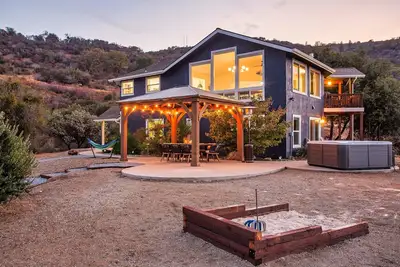 Image de Luxury House With Amazing Yosemite Views + Hot Tub