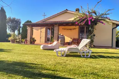 Image de 95 sqm, country cottage, 3 bedrooms, 2 bathrooms, with large private garden, Bbq