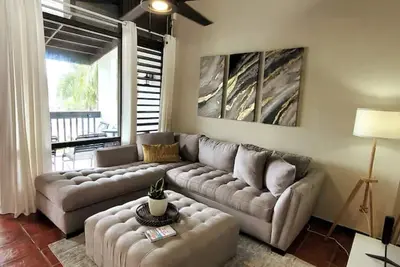 Image de Apartamento de tres cuartos con area de piscina