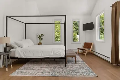 Image de Serene 5-Br Near Pond, 15-min to Mt. Sunapee