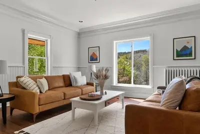 Image de Bright, Downtown 4-Br Home 3-min to Okemo