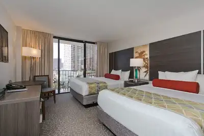 Image de Two comfy Queen beds at The palms Waikiki - Pool & Lanai