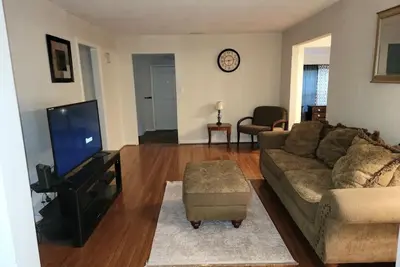 Image de Close to club Faces, Address, and Turkey leg hut