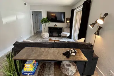 Complete remodel! Upscale Condo! walking distance to Uga