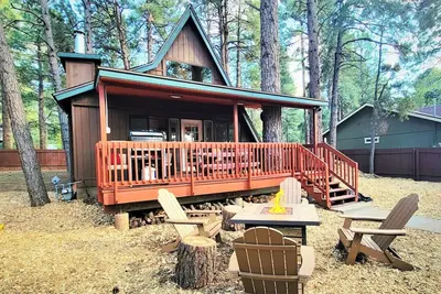 Image de Family A-Frame Cabin Nestled in the Ponderosas ~Gas Fireplace ~Fenced Yard!