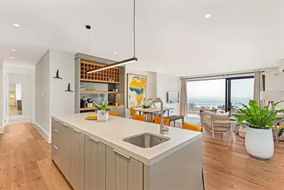 Image de Alpha One 102 Modern Chic Apt by Hmh