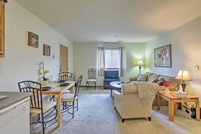 Image de Charming University Apt, 4 Mi to Dtwn Toledo!