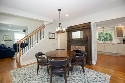 Image de The Scotsman Cottage - Half a mile to Downtown Shops & Restaurants