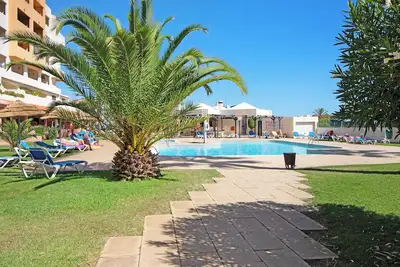 Image de Studio \"Belavista House\" avec Terrasse Privée, Piscine Partagée & Wi-Fi