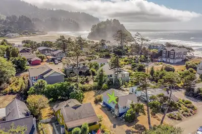 Image de Neskowin Cottage Steps from the Beach and Charming Village!