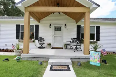 Image de Fun place, Hot Tub, king Bed relax enjoy sleeps13 vacation Golf Pinehurst 2024
