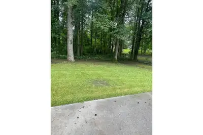 Image de Farmhouse Chic Decor by the creek. . .