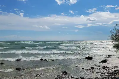 Image de Lakeside Getaway with 300 ft on Lake Ontario