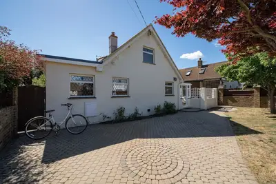Image de Location! Lane End Road Bembridge Isle of Wight Family Holiday Home Great Garden