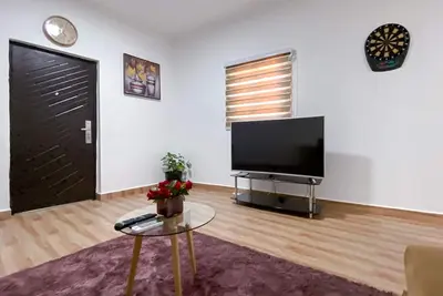 Image de Cozy Studio in East Legon w/King bed Wifi & Netflix