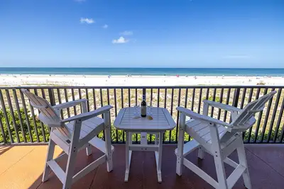 Image de Luxury Beachfront, Clearwater Beach, Stunning Views, Private Wrap-Around Balcony