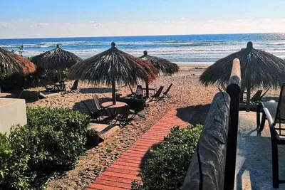 Image de Departamento Amueblado con Club de Playa en Acapulco Diamante México