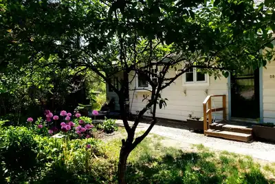 Image de Montpelier 3 bedroom house located on Terrace St a 5 min walk to downtown.