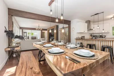 Image de Boho Lakehouse Muskoka Family Retreat Sleeps up to 15