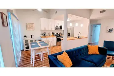 Image de Modern + Quiet + Comfy Beds + Pet friendly + 2 Bed / 2 Bath