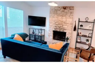 Image de Comfy + Quiet + Pet Friendly + Fenced in yard + Convenient access to attractions