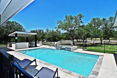 Image de Dawg House, Private Pool, Wi-Fi, @ Frio River Vacation Rentals