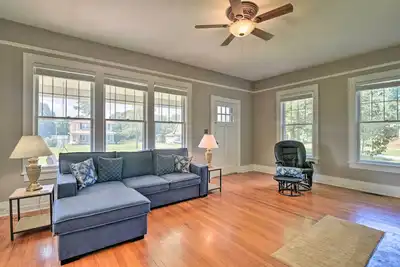 Image de Glasgow Home w/ Porch: Close to Lake & Caves!