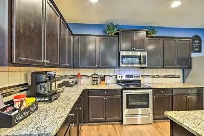 Image de Elegant Home ~ 20 Mi to Downtown Atlanta: Pets Ok!