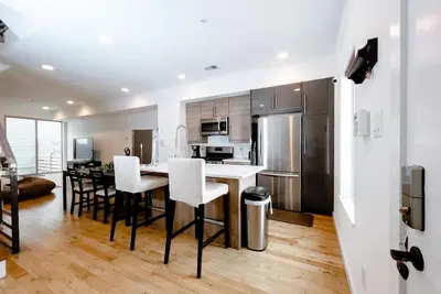 Image de Fantastic 4br Townhouse W/ Hottub