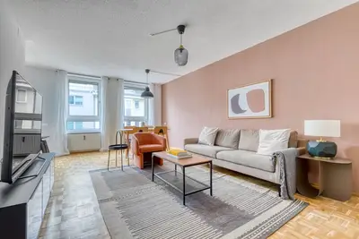 Image de Refurbished Neubau 2br w/ Balcony & Elevator, nr U6, by Blueground