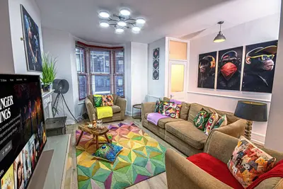 Image de Stylish Super Central Modern Townhouse Retreat