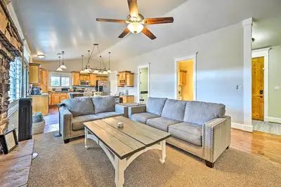 Image de Bellemont Family Home w/ Hot Tub & Playground Set
