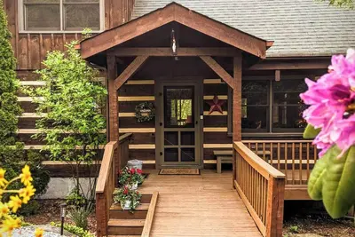 Image de Rocky Roost - Owner Managed! 3br 3ba, Fireplace, Pool Table, Fire Pit, Darts.