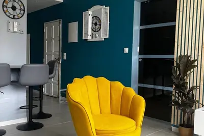 Image de Superbe appartement Ă deux minutes de la plage et la marina!