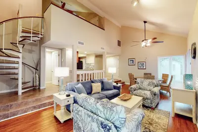 Image de 1665 St. Andrews Commons Great Family Layout!