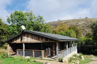 Image de Gîte situé Parc Naturel Cévennes Source\nLe site peut accueillir jusqu'à 36 pers