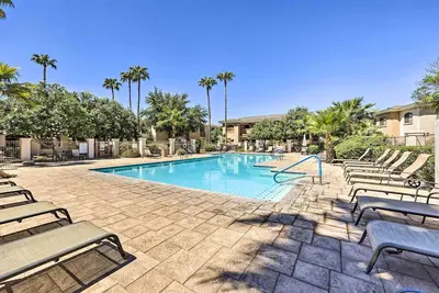 3 Mi to Camelback Ranch: Condo w/ Pool Access