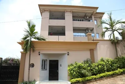 Image de Secure high standing apartments and studio 10min from Nsimalen airport