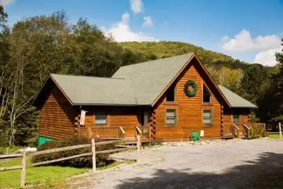 Image de Ml30 Log Home-Pets Ok! Hot Tub! Fire pit!