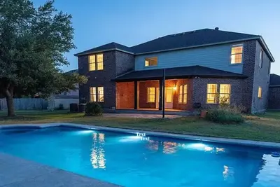 Image de ♥Private Pool ♥ Heated Spa ♥ 5000 sft ♥2 acre Yard☀ Secluded Countryside