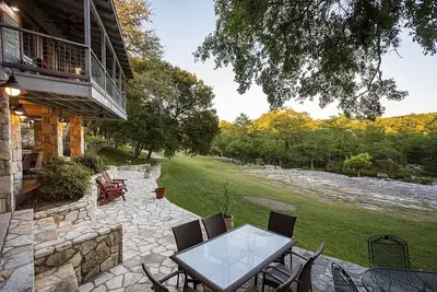 Image de 1. 26 Acres of Private Guadalupe River Frontage in Hunt, Tx!