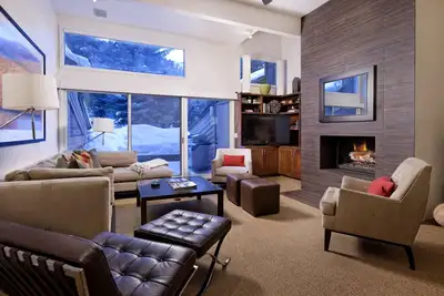 Image de 5 Million Dollar Aspen Core Home Steps to Gondola by Aspen Vacation Rentals™
