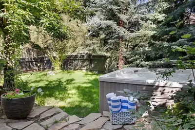 Image de Perfect Family Getaway, Hot Tub, W/Private Fenced Yard, Beautiful Outdoor Area